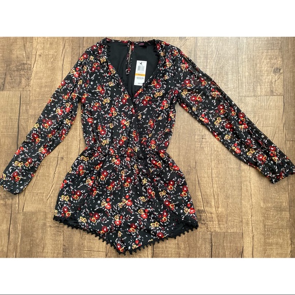 Material Girl Floral Patterned Romper - Picture 4 of 6